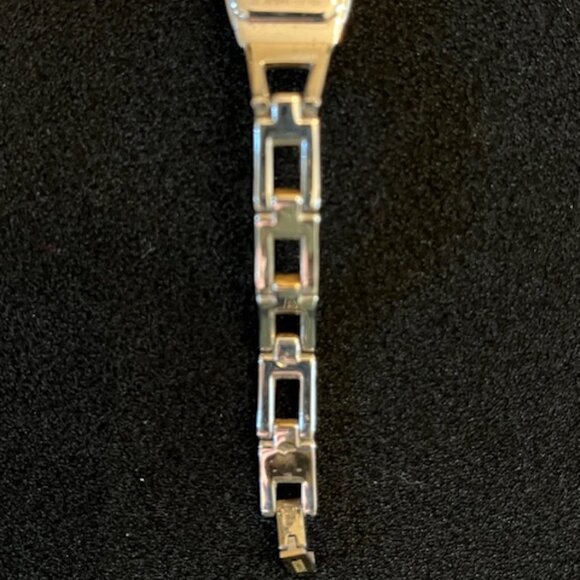 FOSSIL | F2 Two-Tone Bracelet Watch-NEW Battery - Picture 4 of 10